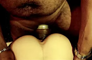 赤い指の美しさとあなたのバスルームに落ちる おんな エッチ 動画