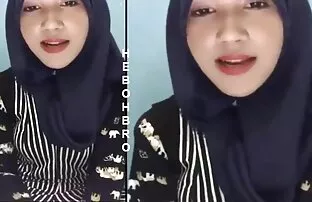 腐った売春婦は、肛門に深くメンバーを刺します エッチ 動画 女の子 用