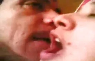 スポンサーと妻でベッド 主婦 エッチ 無料 動画