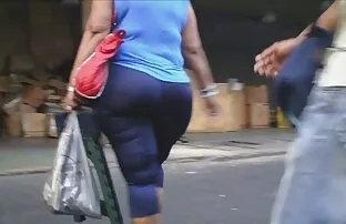 ポルノ男は彼の姪の無力から恩恵を受けました 女性 官能 動画