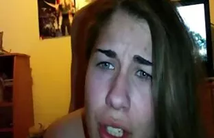 女の子をベッドに連れて行き、彼女の猫を持っている 女性 向け ラブラブ 動画