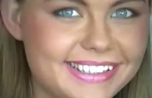 ブダペストの2016年のsubwoodmanのRebecca velotiteは、彼女にすべての穴を正しく識別する機会を与えました エロ 動画 女性 アニメ