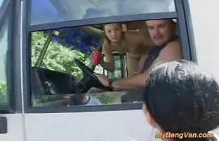 車の中で電話でセックスを得る エロ 動画 女 用