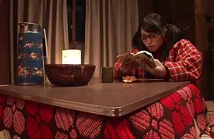 ロマンチックな夕食と成熟したslut えっち 動画 キス