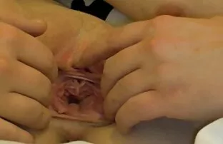 私は私の舌の上に私のお尻を置き、座った 動画 h 女の子
