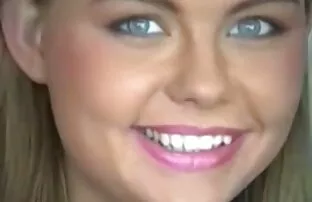 三人の若い男性はどこでも女の子を回転させたいです 女子 アダルト ビデオ
