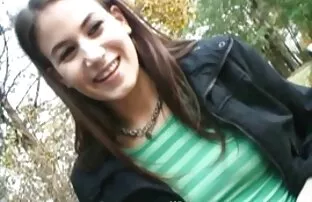 彼の妻はフードで蹴る 女 同士 の エッチ 動画
