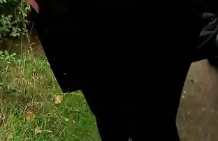 金髪は完璧にカメラで平和を見つけました 動画 女性 クリ